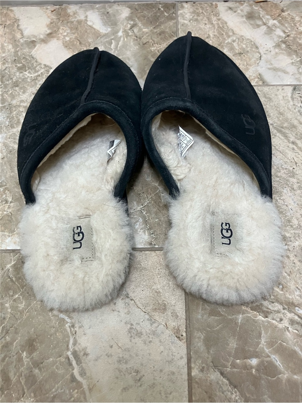 UGG Scuff Sheepskin Slippers Black